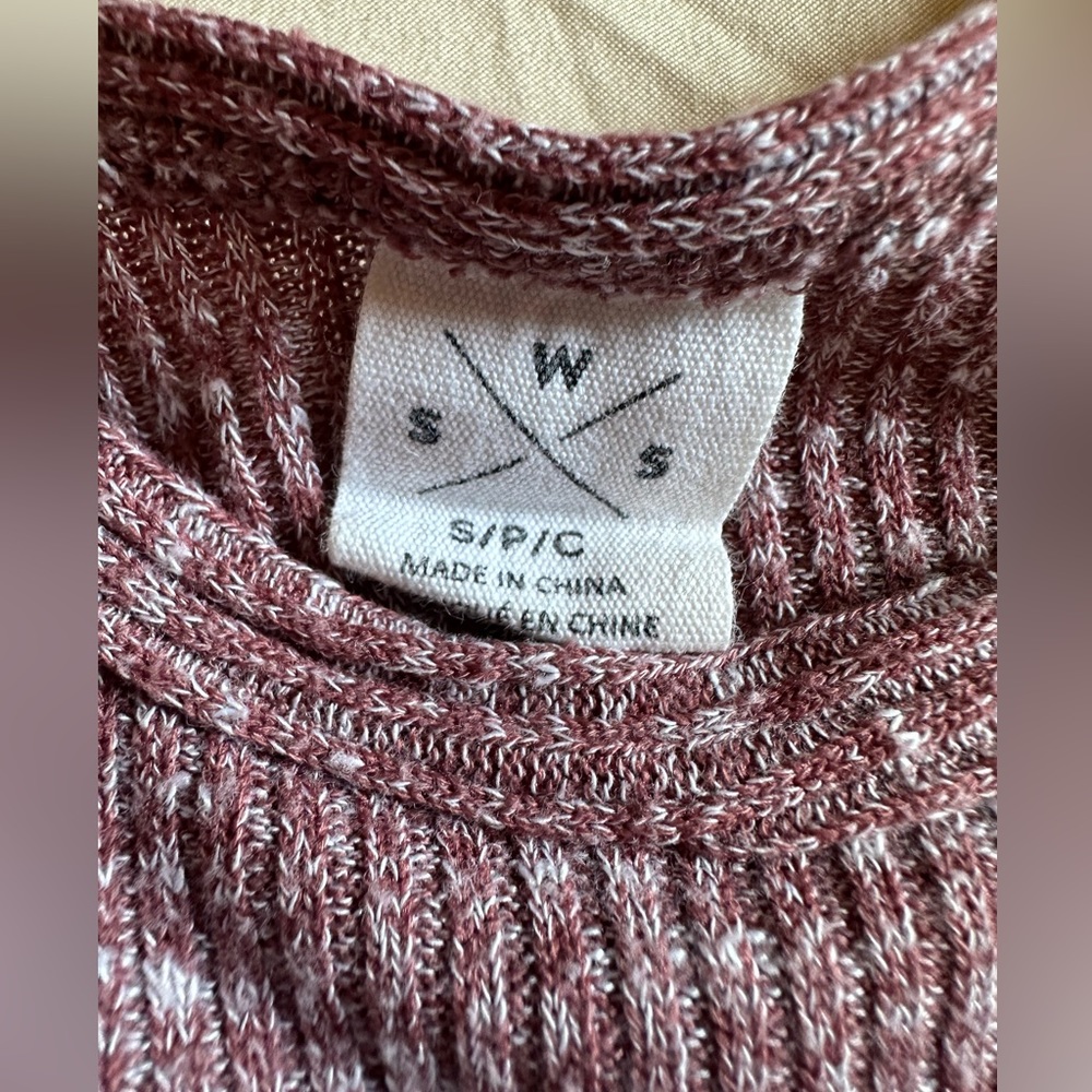 Knit Cropped Tank Top - Picture 3 of 4